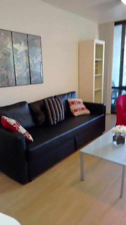 Primavera Gelijkvloers Appartement Met Ruim Terras En Wifi コスタ・デル・シレンチオ アパート