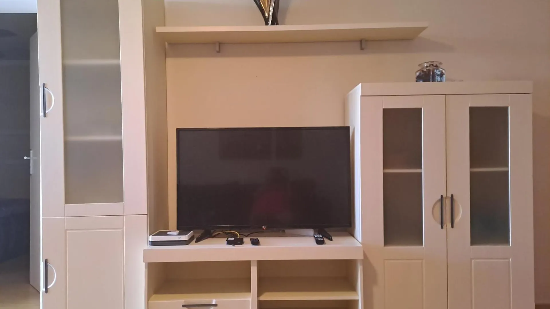 Primavera Gelijkvloers Appartement Met Ruim Terras En Wifiの連絡先